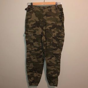 Garage Camo Bubble Cargo Pant Size 3